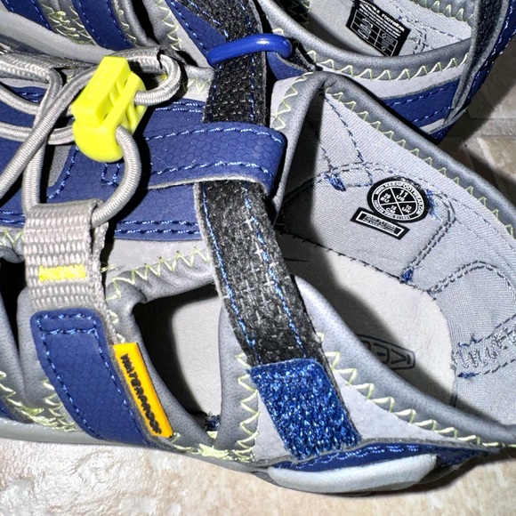 KEEN 🔥never worn🔥 C KNOTCH CREEK waterproof sandals boys size 11 - Picture 15 of 15